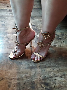 Spaiky Golden High Heels Sexy Wife Feet