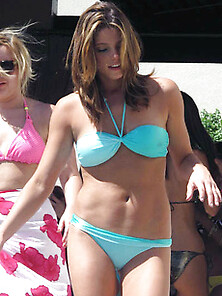 Ashley Greene', S Abs In A Bikini