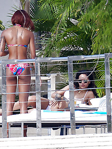 Rihanna Pokies & Bikini