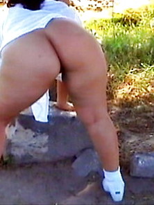 199-R- Outdoor Buttock Wiggle - 2