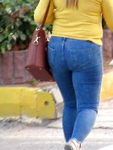 Candid Girl Sexy Jeans Booty