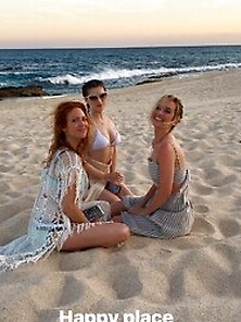 Anna Camp,  Anna Kendrick And Brittany Snow Nude