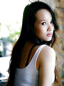 Trinh Nguyen - Viet Girl