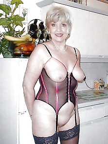 Mature Hot Women In Sexy Lingerie