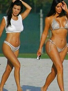 Kim Kardashian & Kourtney Kardashian Bikini