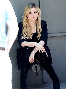 Abigail Breslin Leggy And Almost Upskirt Moment While Posing