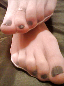 More Gfs Nylon Stinky Feet
