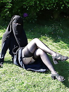 Muslim Burqa Niqab Suspenders Outdoors Flashing