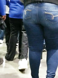 Candid Big Bubble Ass In Tight Jeans