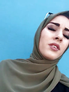 Beautiful Sexy Hijab Turbanli Woman Face Lips
