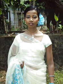 Sri Lankan Wifey Uncovered