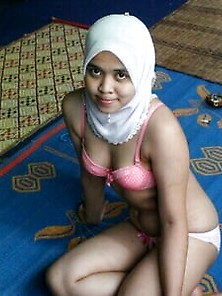 Malay Hijab Teen