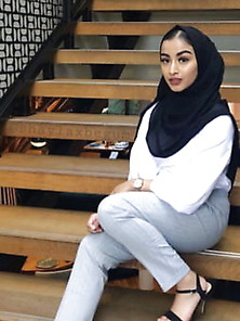 Sexy Slim Bengali Hijabi With Gorgeous Toes