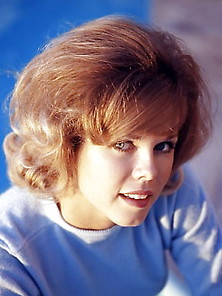 1965 - 04 -Sue Williams - Mkx
