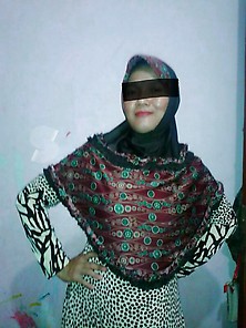 Indonesian- Tante Rin