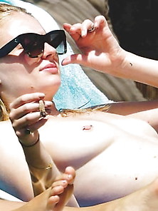 Sophie Turner: Nude Topless!