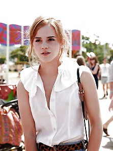 Emma Watson Knows How To Turn A Guy On 7 !!!