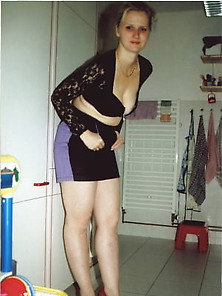 Sag - Busty Slut's 3-Color-Skirt,  Black Lace Bustier 02