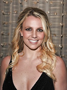 Britney Spears Sexy Pics Comment What You Would Do To Her