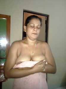 Sri Lankan Nude Milf