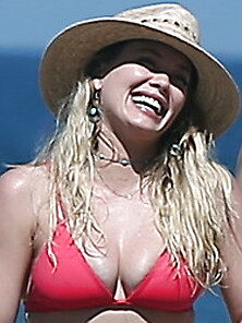 Hilary Duff Wearing A Red Bikini In Mexico