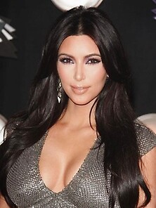 Kim Kardashian Showing Her Big Boom