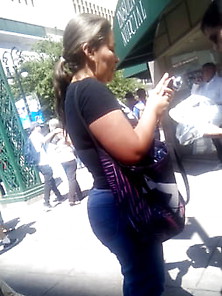 Una Mama Nalgona Sexy En El Centro De Monterrey