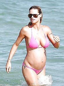 Steamy Pregnant Celeb Michelle Hunziker In Bathing Suit Three Ge