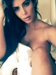 Kim Kardashian Sexy Photos