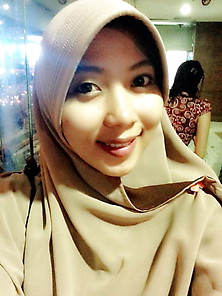 Ani Revani- Indonesian Hijab