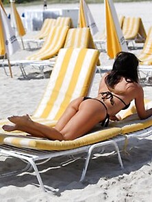Claudia Romani In A Black Bikini In Miami