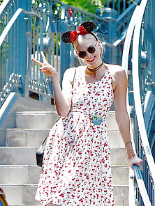 Karlie Kloss Celebrates Her 25Th B-Day At Disneyland? 8-4-17