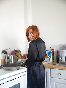 Red-Haired Housewife Chesea Bell Cooks Breakfast And Shows Off N