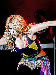 Shakira 0