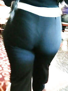 Candid Big Booty Waitress In Black Spandex