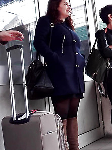 Beauty Legs With Black Pantyhose And Boot (Babe) Candid