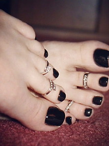 Toe Rings On Painted Toes