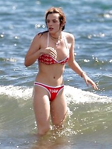 Bella Thorne Nip Slip On The Beach In Hawaii