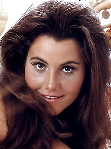 1971 - 11-Danielle De Vabre - Mkx