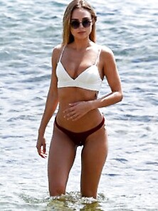 Kimberley Garner Amazing Ass In Bikini At Mykonos