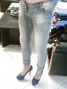 Dwim - Spangled Skintight Blue Jeans & Heels 02