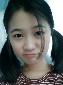 Chinese Girl Takes Self Pics