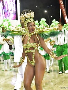 Iza Cantora Famosa Semi Nua No Carnaval