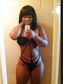 Black Beauty Selfies In Swimsuits 2