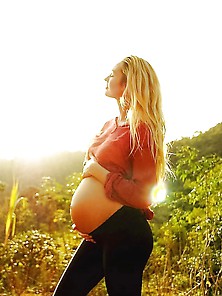 Candice Swanepoel Pregnant
