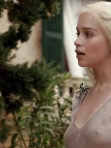 Naked Emilia Clarke (Daenerys)
