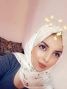 Hot Arab Wife