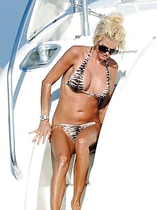 Victoria Silvstedt Flashes Her Butt Crack