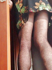 Stepmom Spy Pantyhose Legs