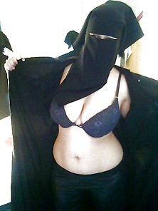 Sexy Muslim Arab Women